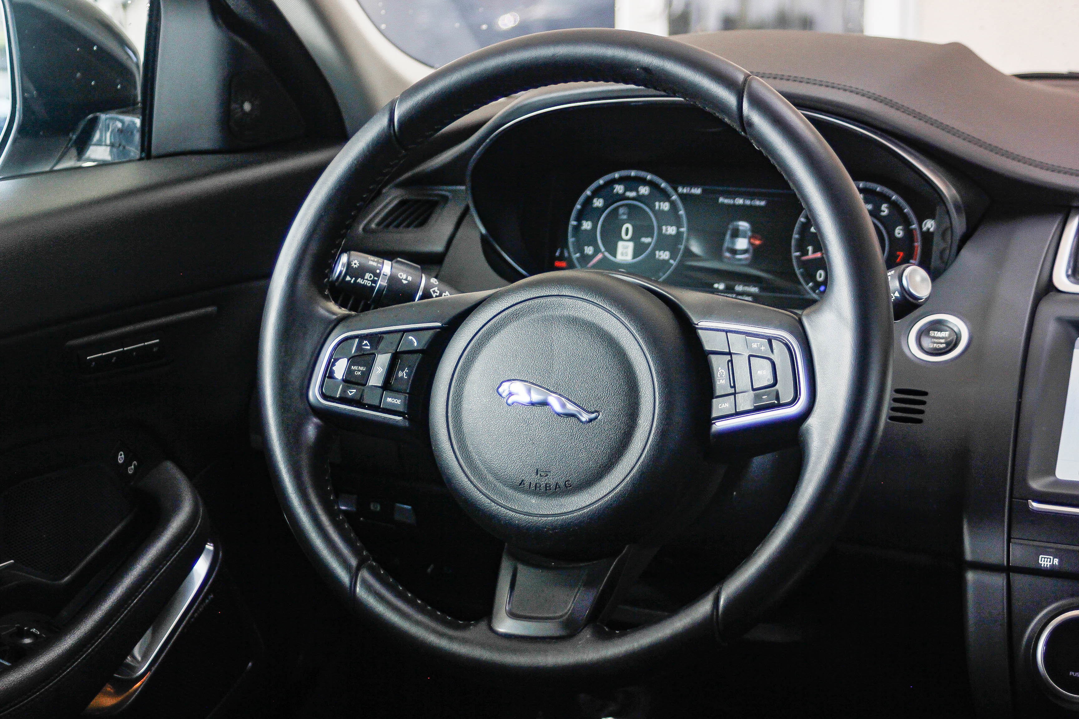 Used 2020 Jaguar E-PACE SE image 15