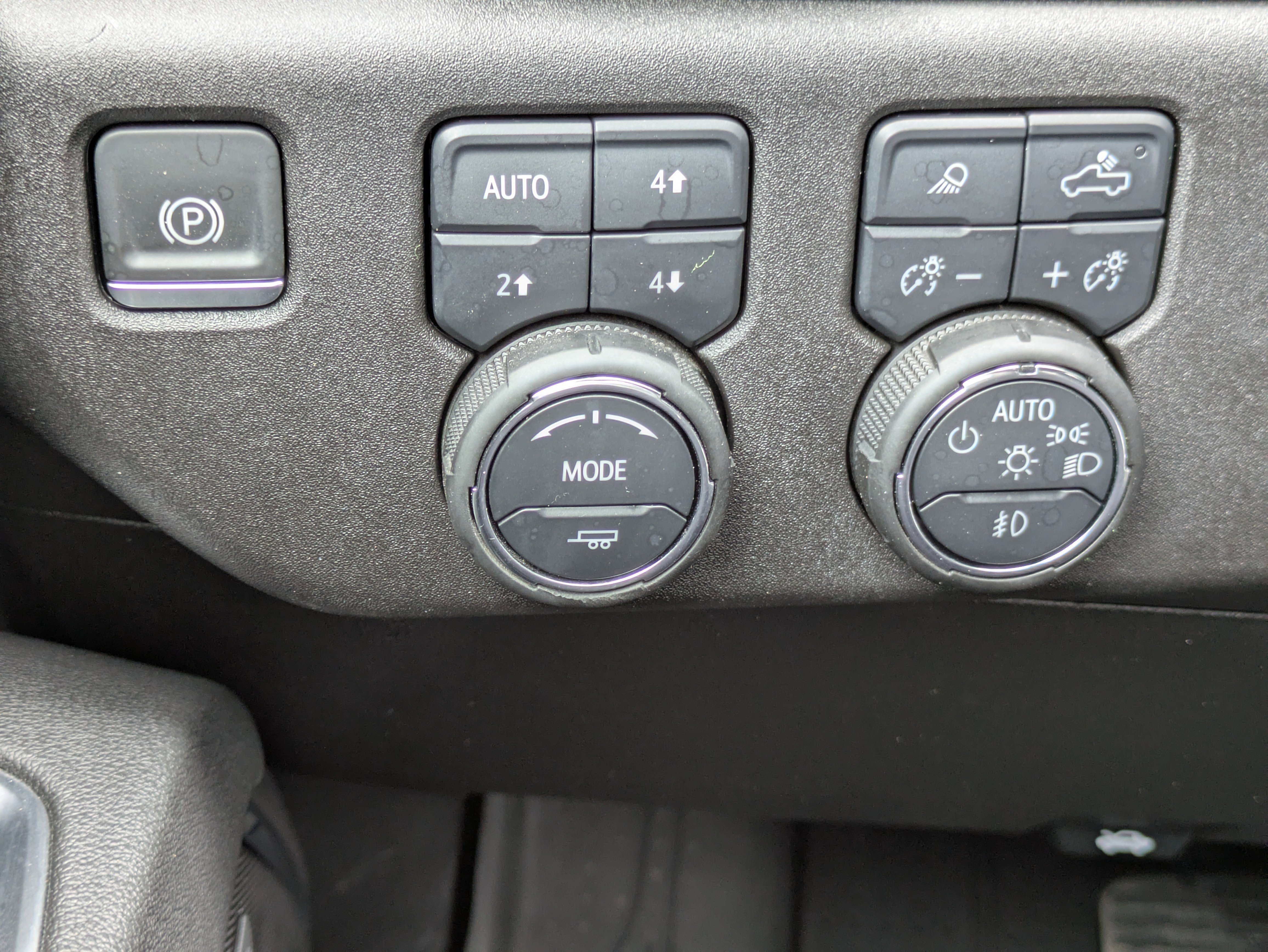 Used 2025 Chevrolet Silverado 2500 LTZ w/ LTZ Plus Package image 13