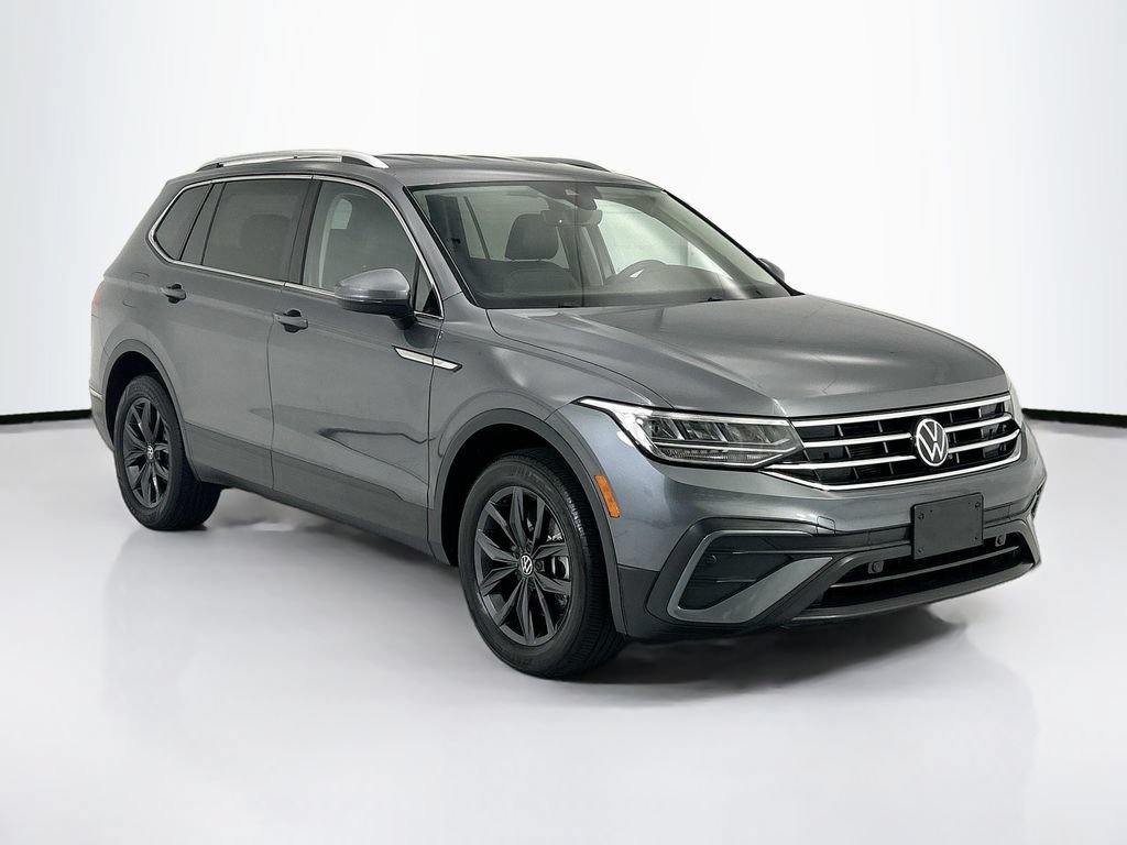 Used 2023 Volkswagen Tiguan SE FWD image 3
