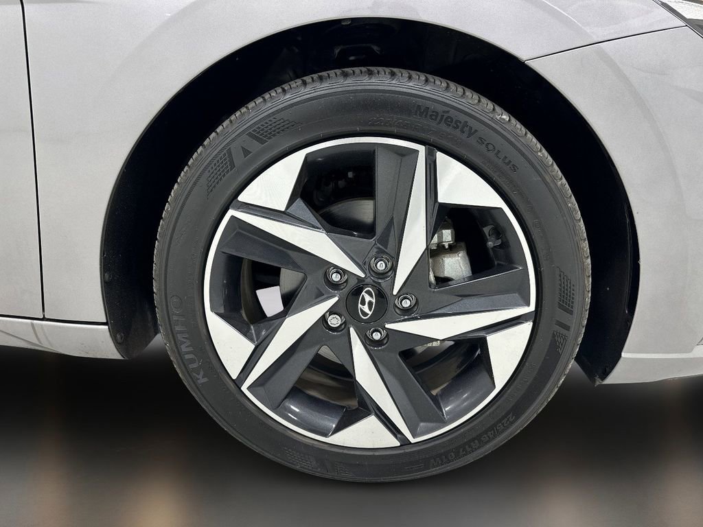 Certified 2023 Hyundai Elantra Limited FWD image 9
