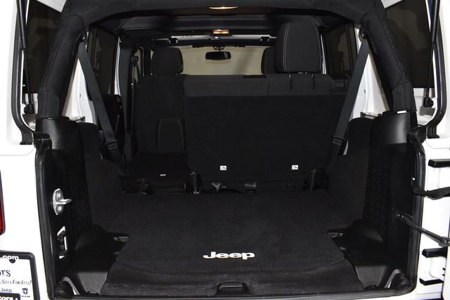 Used 2017 Jeep Wrangler Unlimited Sahara w/ Max Tow Package image 30