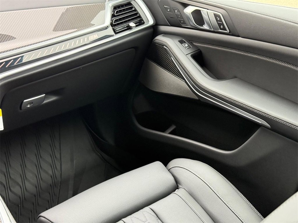 New 2026 BMW X7 M60i image 11