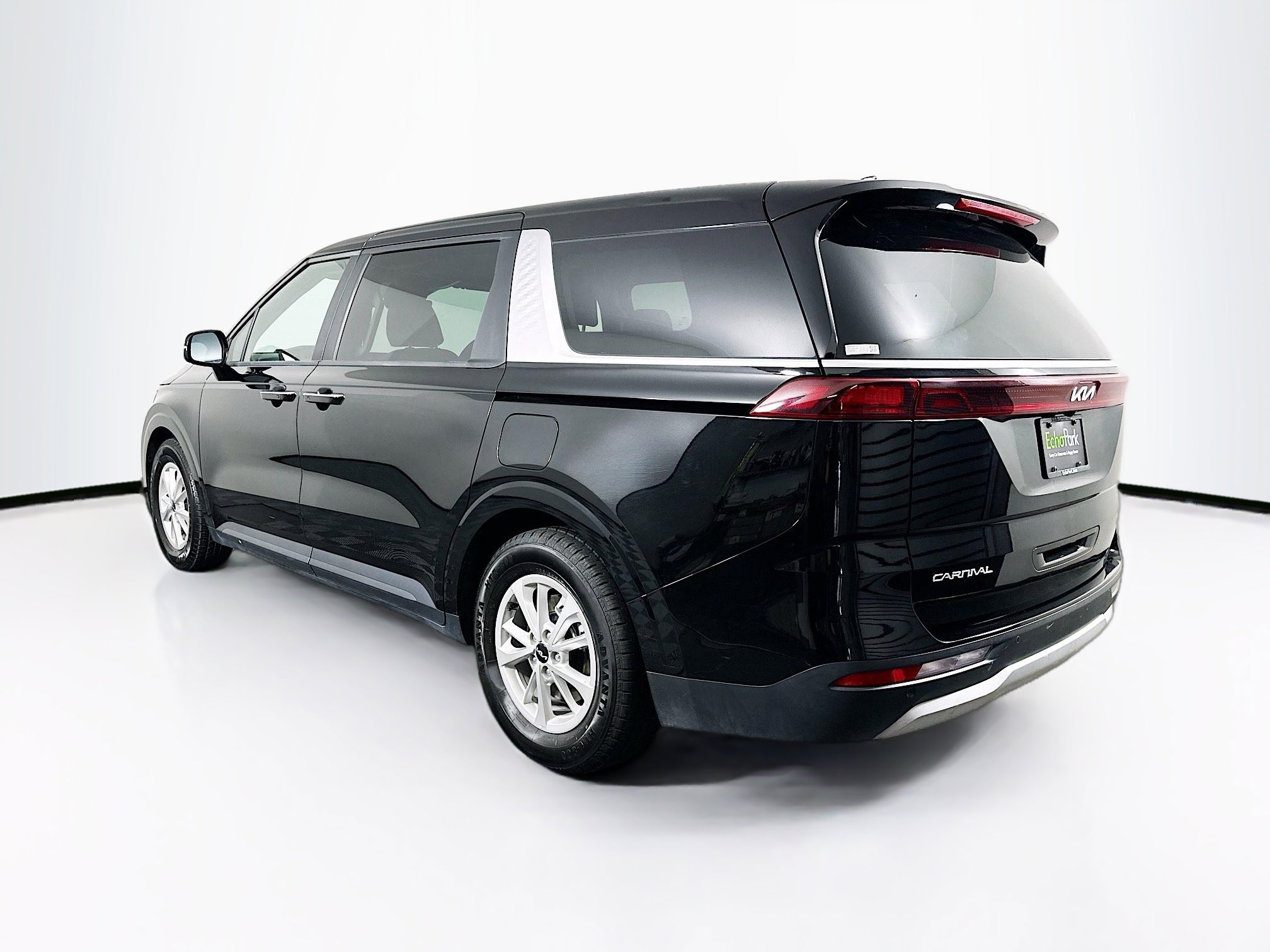 Used 2024 Kia Carnival LX image 5