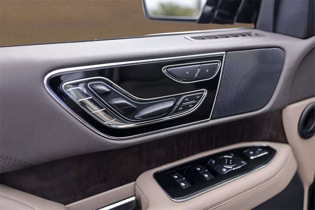 Used 2024 Lincoln Navigator Reserve image 22