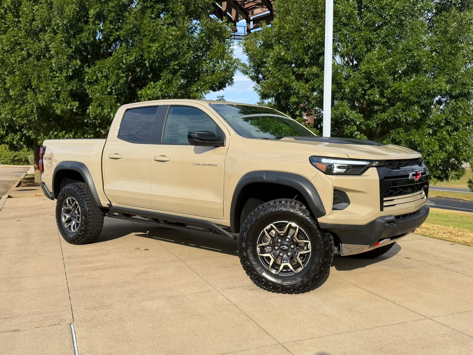 Used 2024 Chevrolet Colorado ZR2 w/ Technology Package