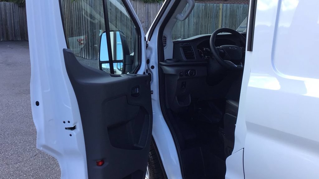 New 2025 Ford E-Transit 148 Medium Roof w/ Load Area Protection Package RWD image 18