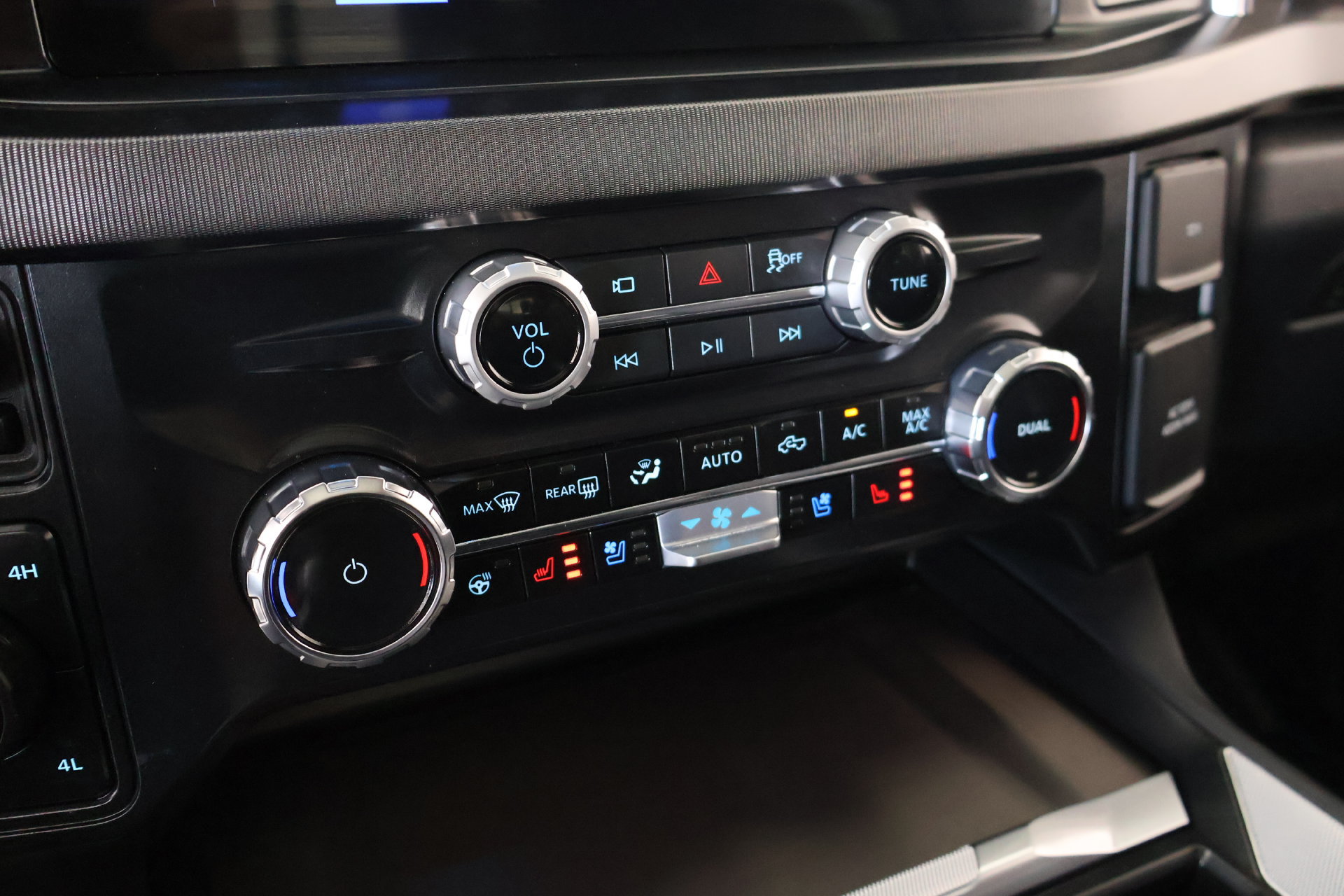 Used 2026 Ford F250 Platinum AWD/4WD image 8