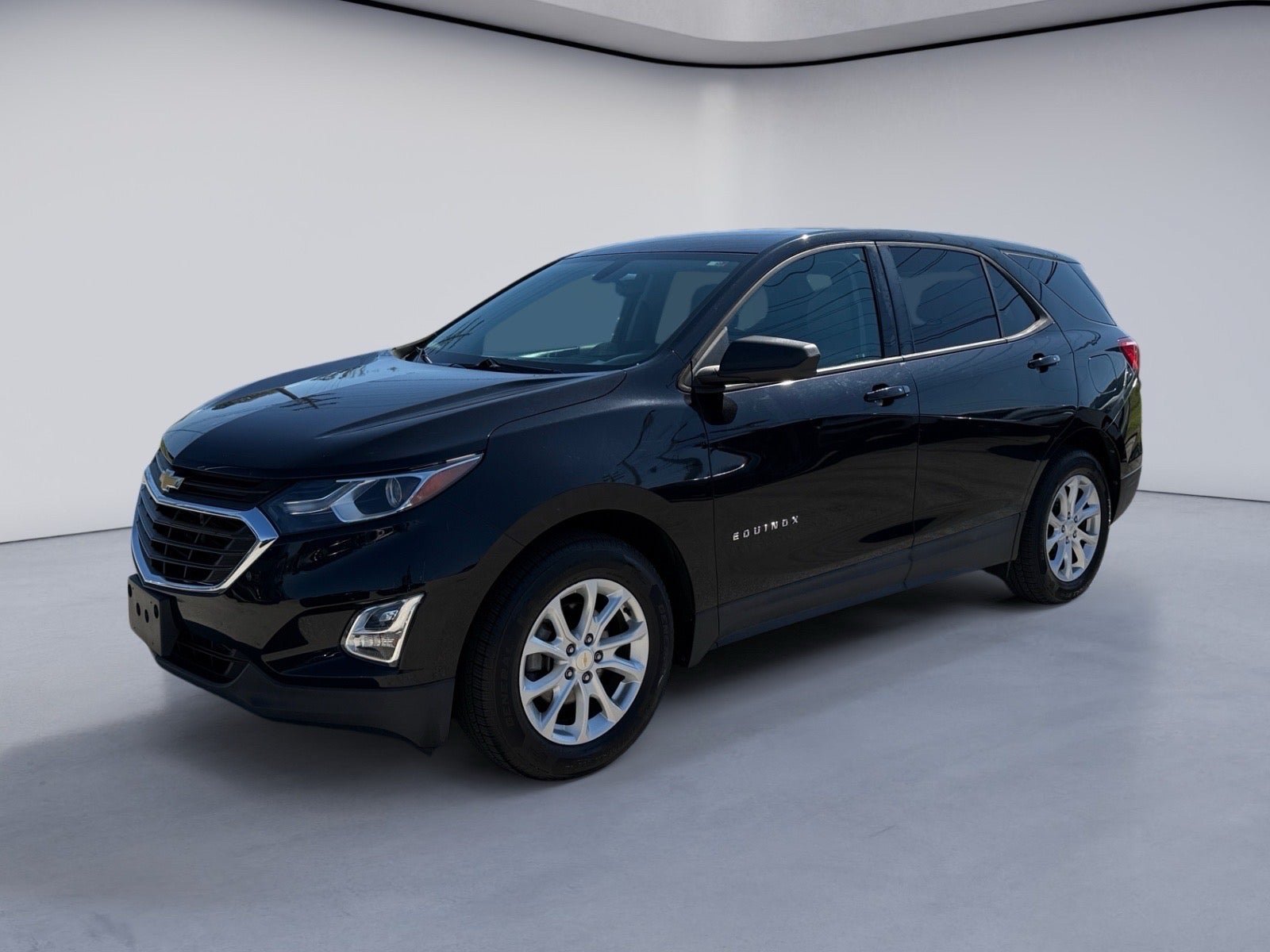 Used 2019 Chevrolet Equinox LS w/ LS Convenience Package FWD image 1