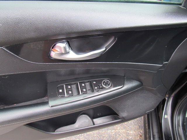 Used 2022 Kia Forte GT-Line w/ GT-Line Premium Package FWD image 17