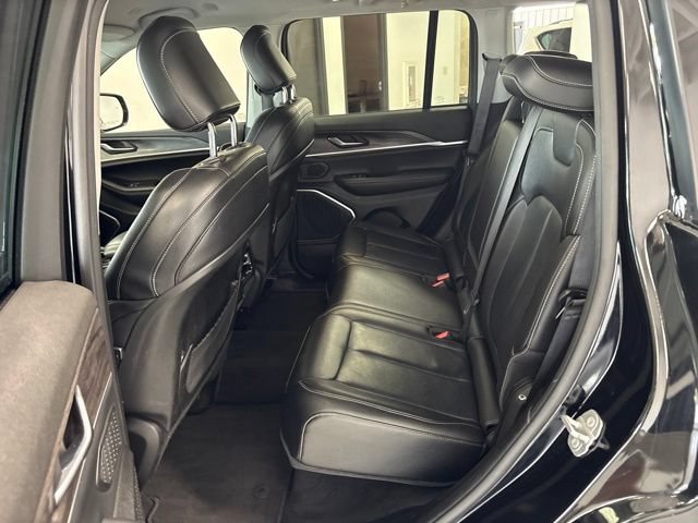 Used 2023 Jeep Grand Cherokee Limited w/ Trailer Tow Prep Group (B) AWD/4WD image 22