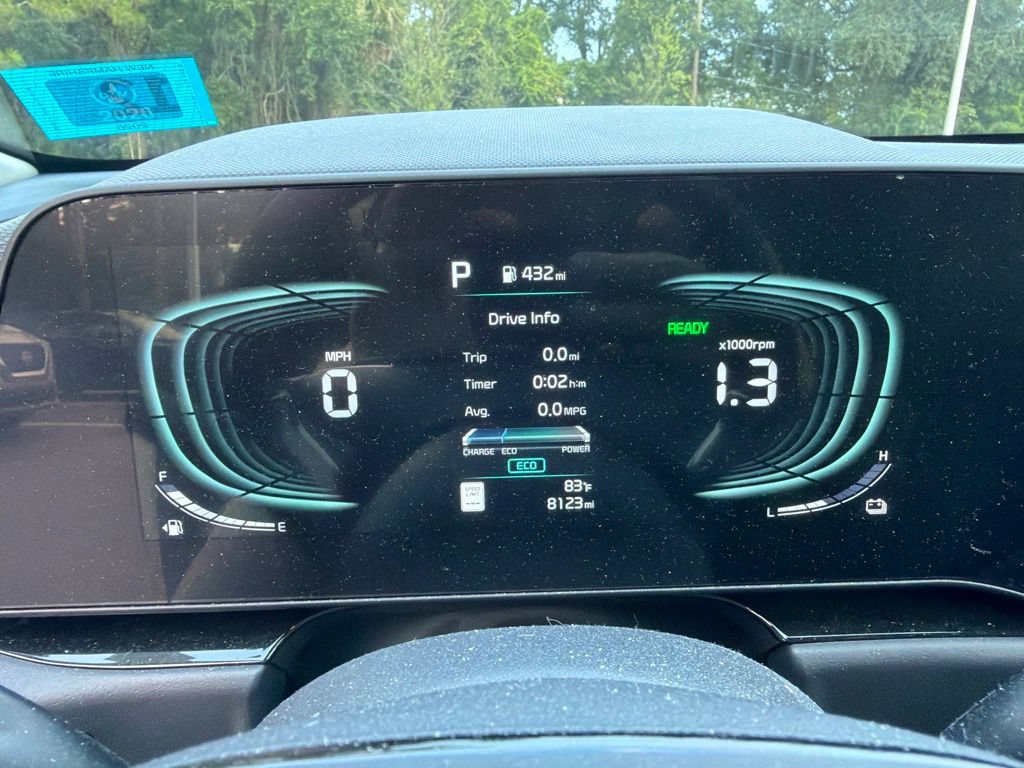 Certified 2025 Kia Niro EX FWD image 11