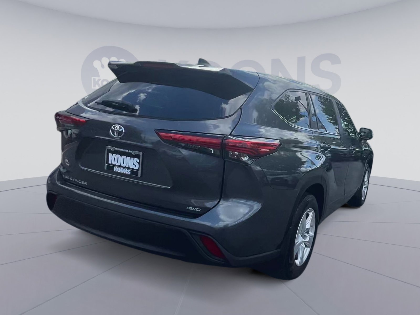 Used 2023 Toyota Highlander L AWD/4WD image 11