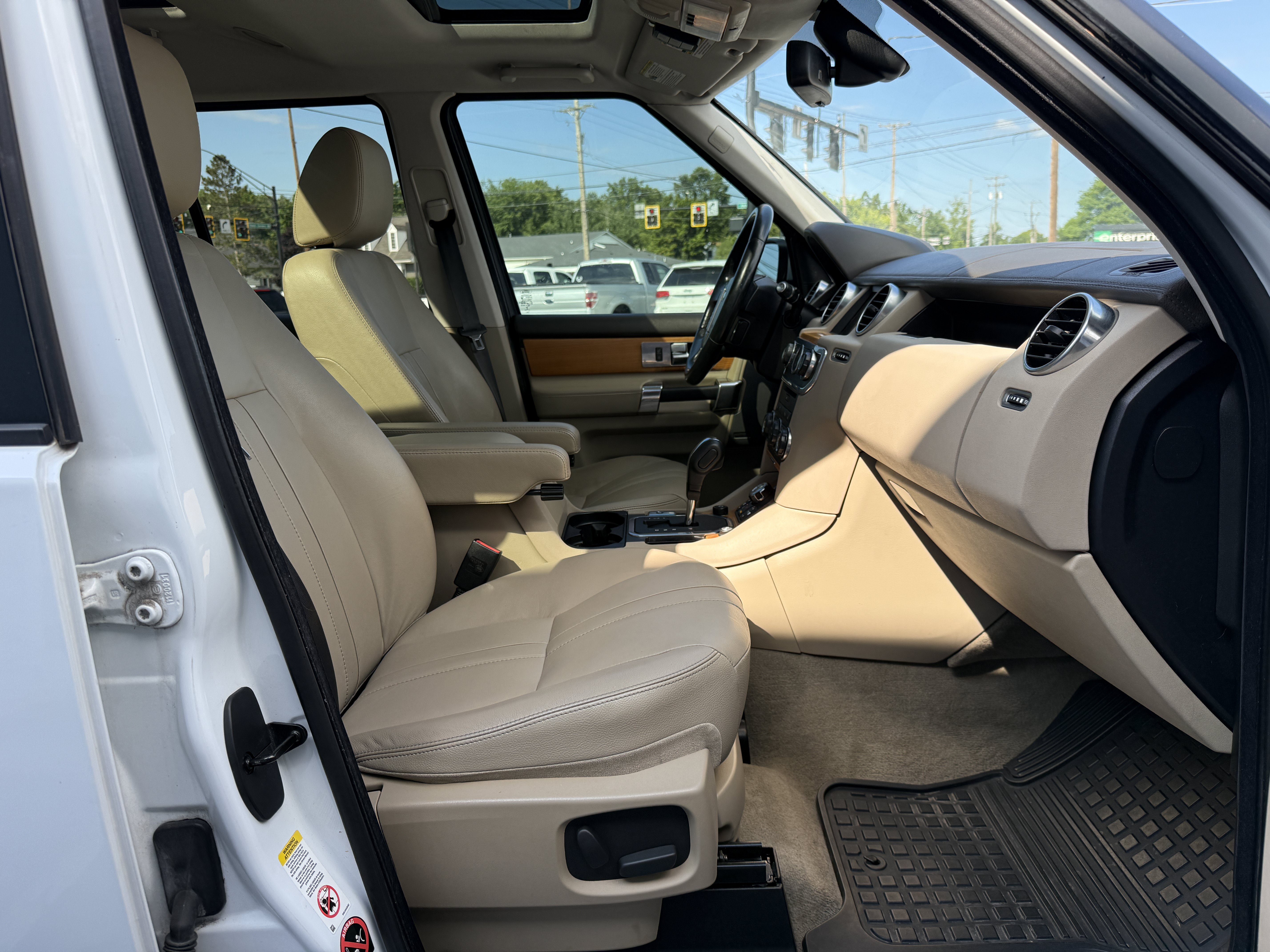 Used 2013 Land Rover LR4 HSE AWD/4WD image 12