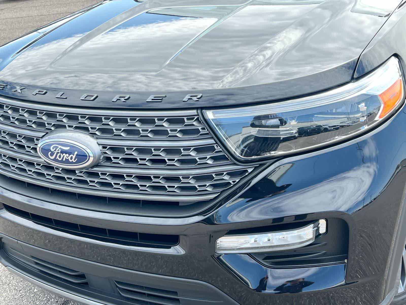 Used 2023 Ford Explorer XLT w/ Equipment Group 202A image 11