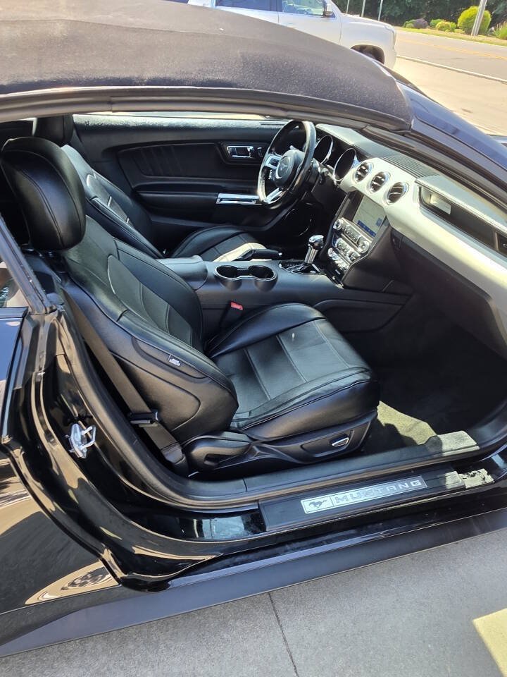 Used 2017 Ford Mustang Premium RWD image 18