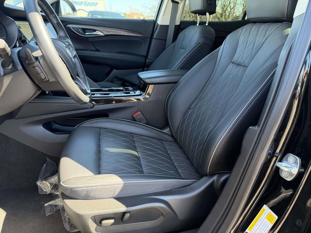 Used 2023 Buick Envision Avenir image 23