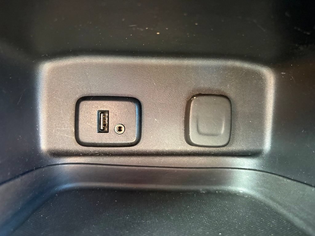 Used 2018 Chevrolet Equinox LS FWD image 22