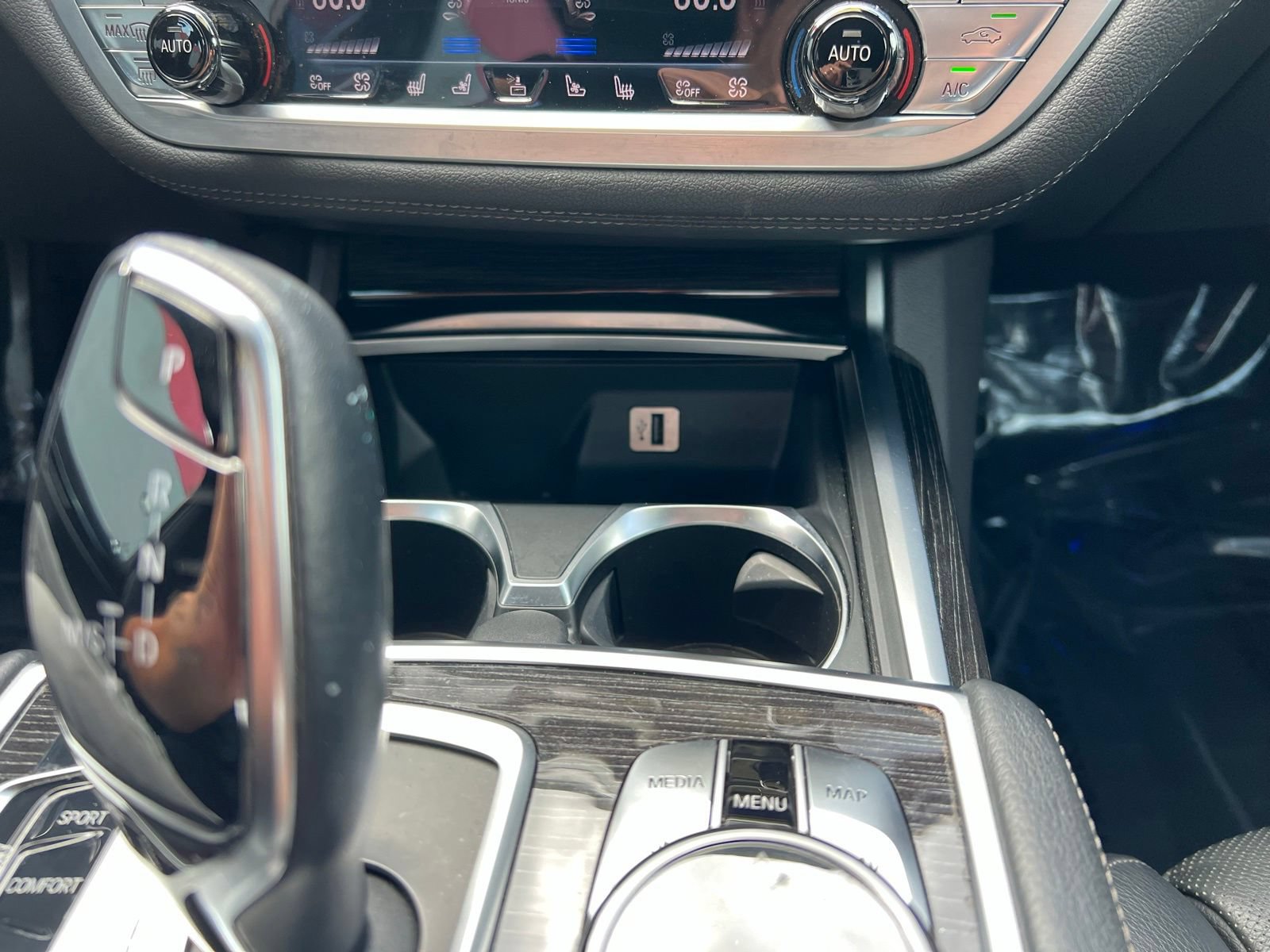Used 2018 BMW 740e xDrive w/ M Sport Package AWD/4WD image 41