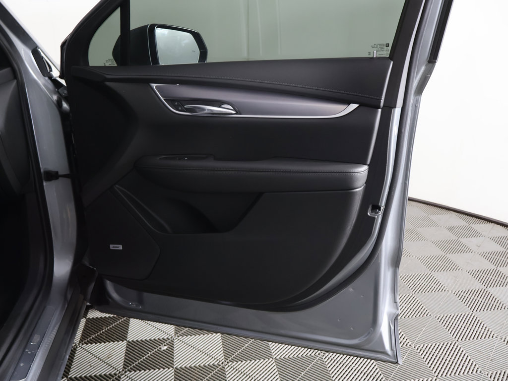 Used 2024 Cadillac XT6 Luxury w/ LPO, Floor Liner Package AWD/4WD image 25