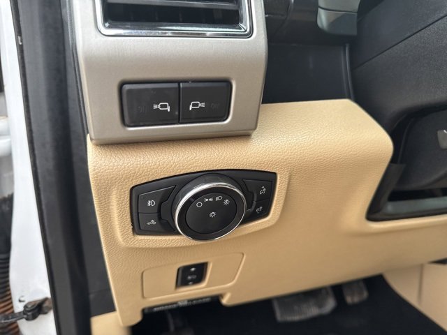 Used 2019 Ford F250 Lariat w/ Chrome Package image 16