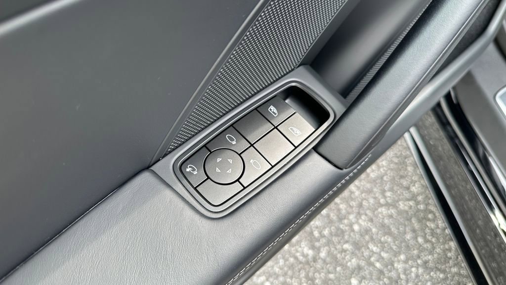 Used 2025 Porsche 911 Carrera image 5