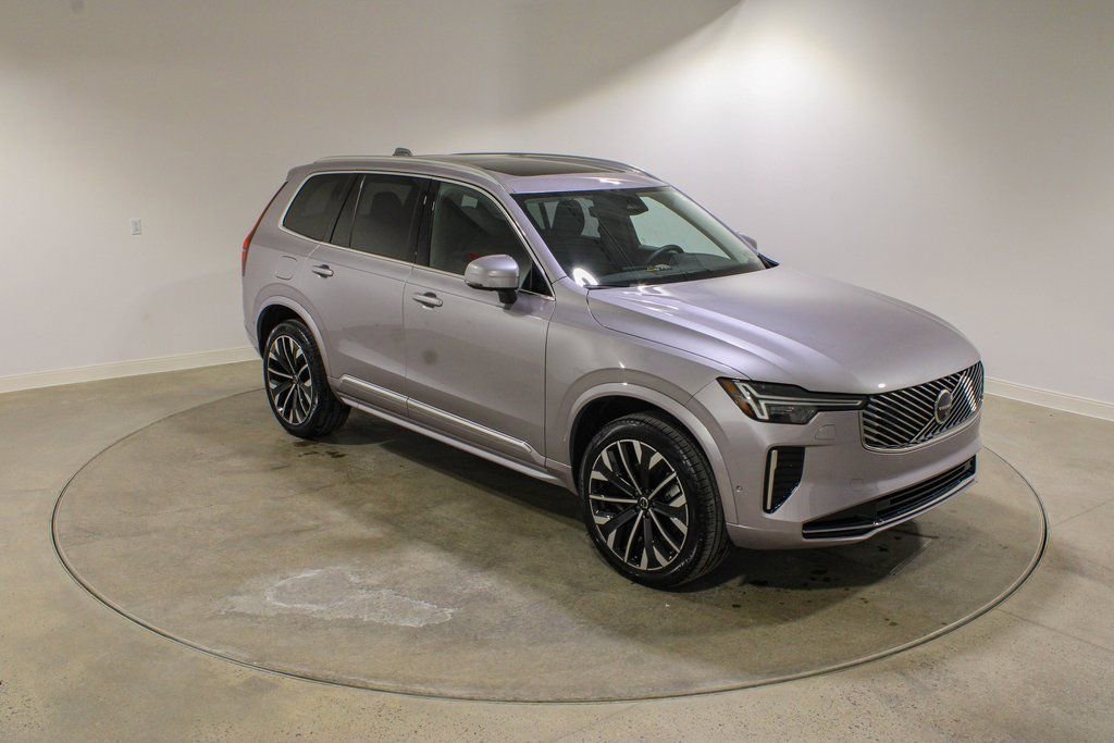 Used 2026 Volvo XC90 B5 Plus w/ Protection Package image 7