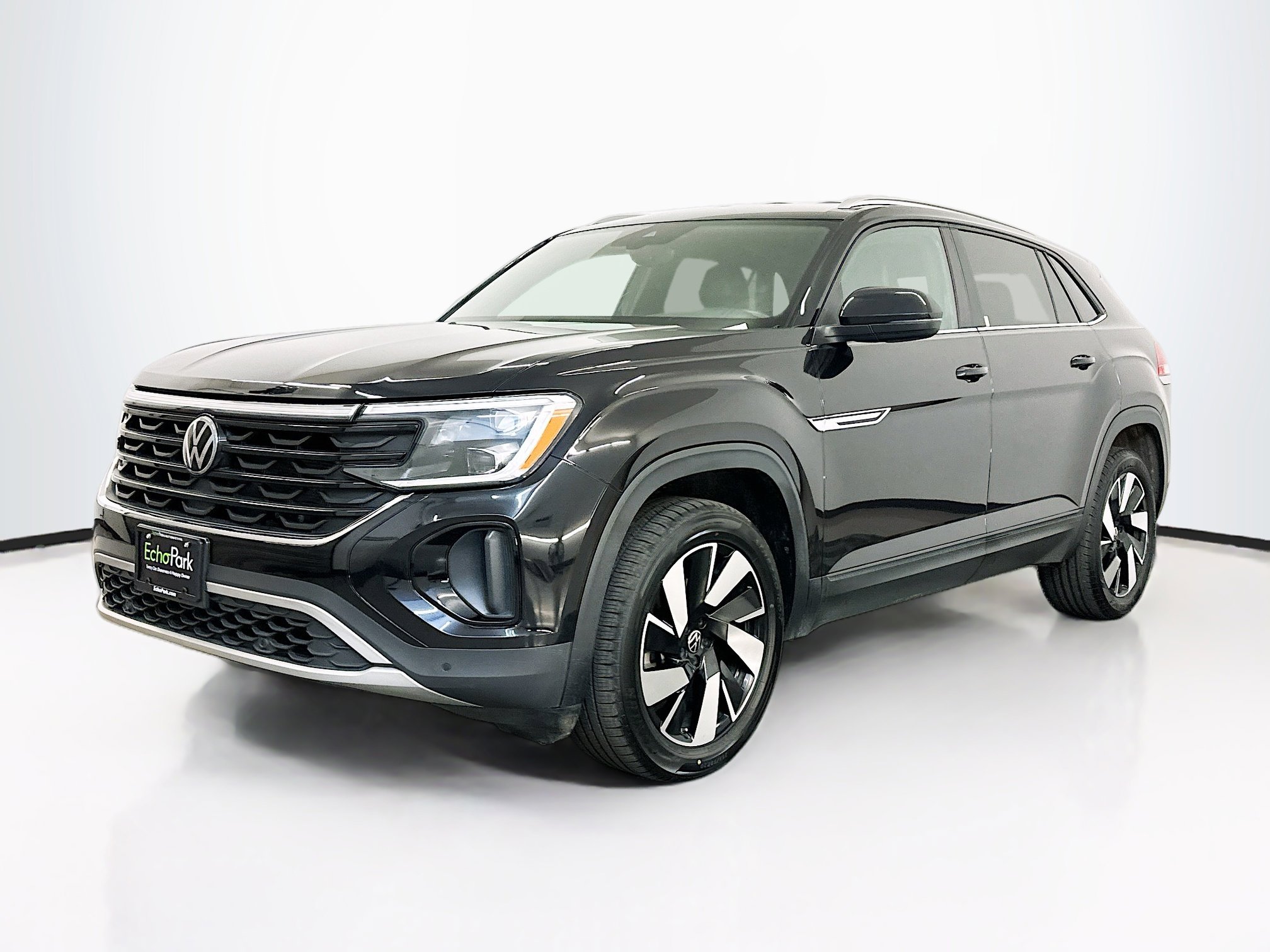 Used 2024 Volkswagen Atlas Cross Sport SE image 3