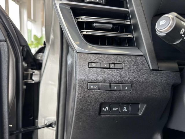 Used 2025 Lexus GX 550 w/ Accessory Package (Z1) AWD/4WD image 30