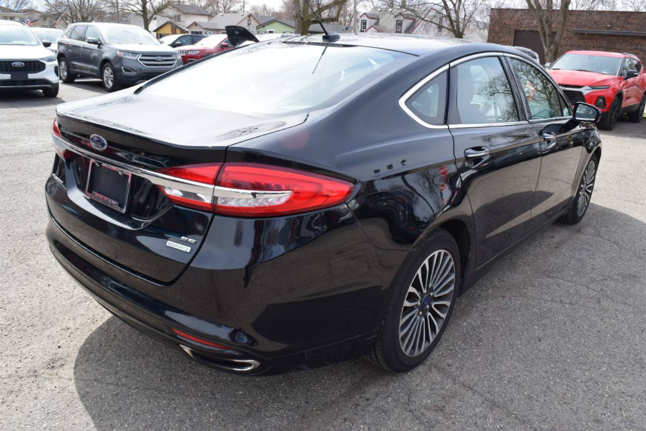 Used 2017 Ford Fusion SE w/ Fusion SE Technology Package FWD image 6