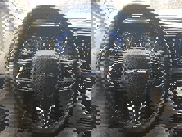 Used 2017 Chrysler Pacifica Touring-L w/ Tire & Wheel Group image 20