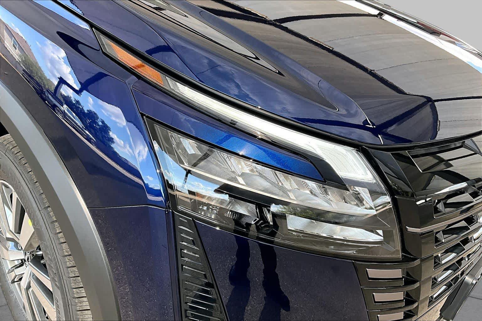 New 2026 Nissan Pathfinder SL FWD image 18