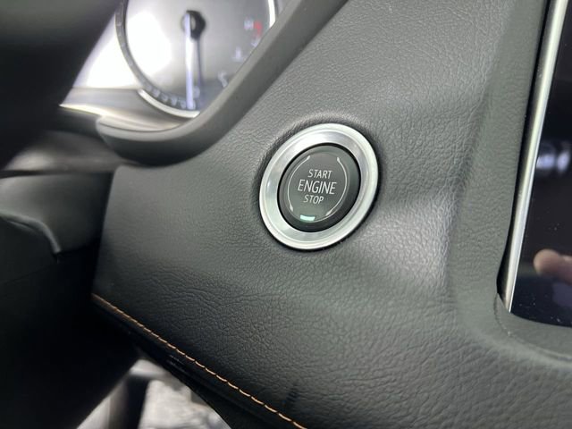 Certified 2023 Cadillac XT4 Sport FWD image 17