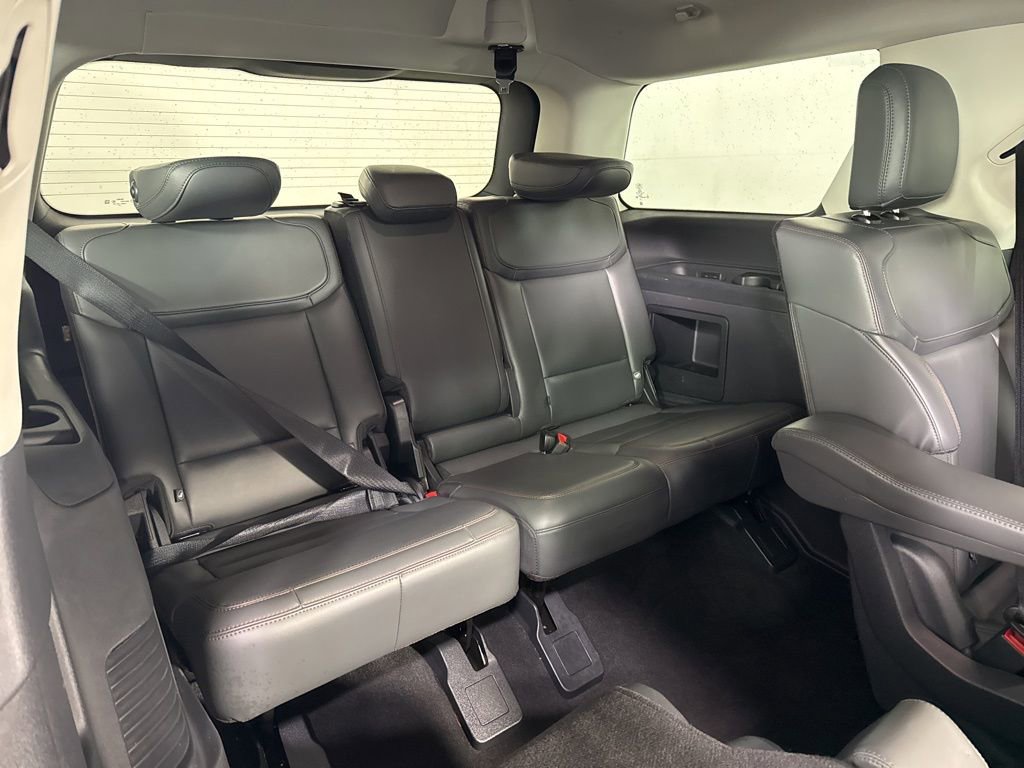 Used 2025 Ford Expedition Active AWD/4WD image 18