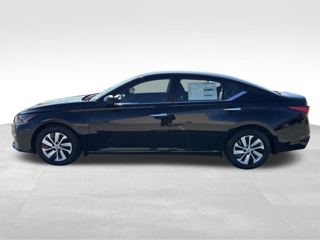 Used 2025 Nissan Altima 2.5 S image 5