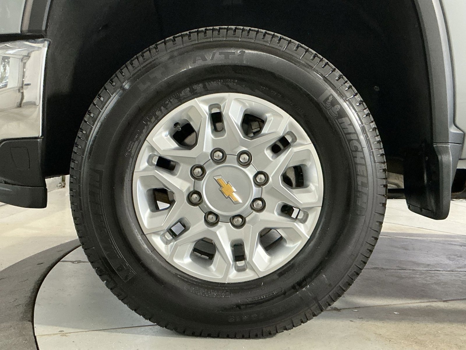 Used 2024 Chevrolet Silverado 2500 LT AWD/4WD image 13