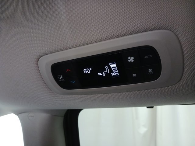 Used 2024 Chrysler Pacifica Touring-L image 28