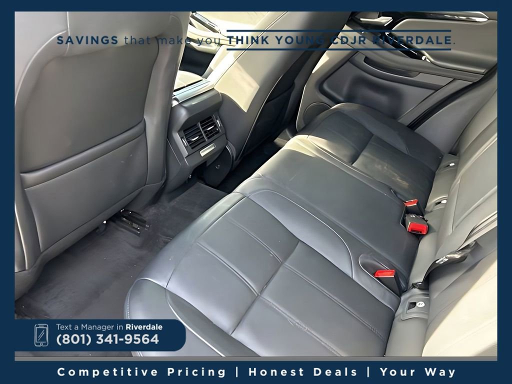 Used 2020 Land Rover Range Rover Evoque SE image 18