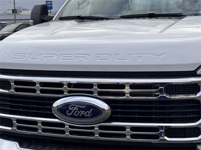 New 2025 Ford F550 4x4 Regular Cab Super Duty w/ XL Chrome Package image 5