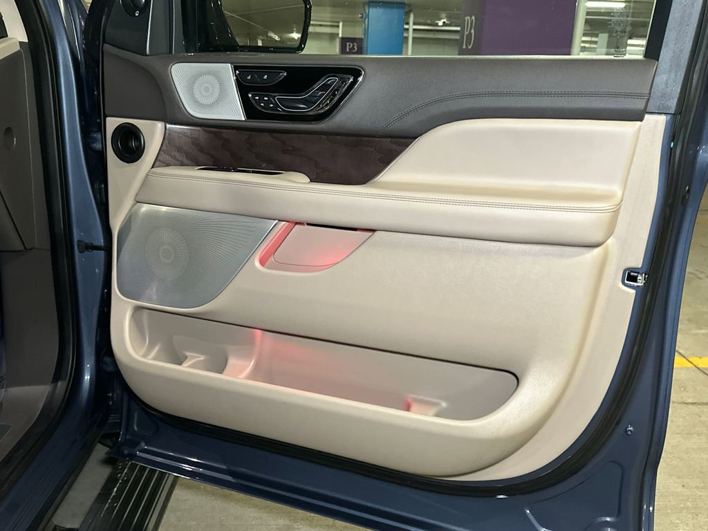 Used 2022 Lincoln Navigator L Reserve image 15