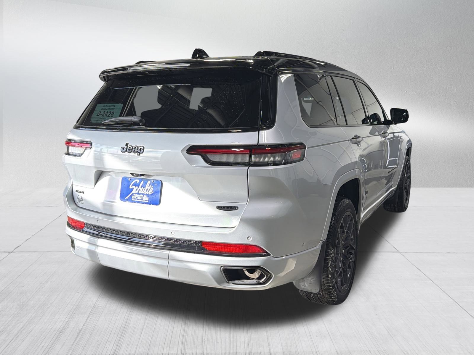 Used 2025 Jeep Grand Cherokee L Summit w/ Obsidian Package image 7