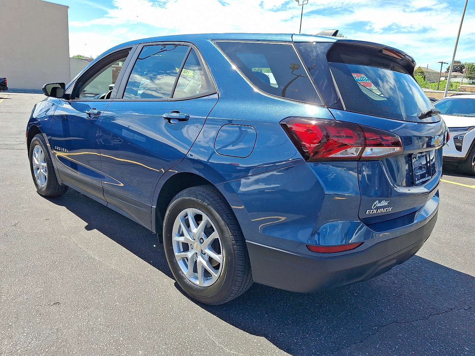 Used 2024 Chevrolet Equinox LS AWD/4WD image 3