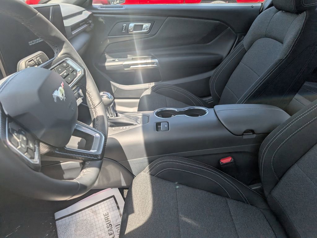 Used 2025 Ford Mustang Coupe RWD image 8