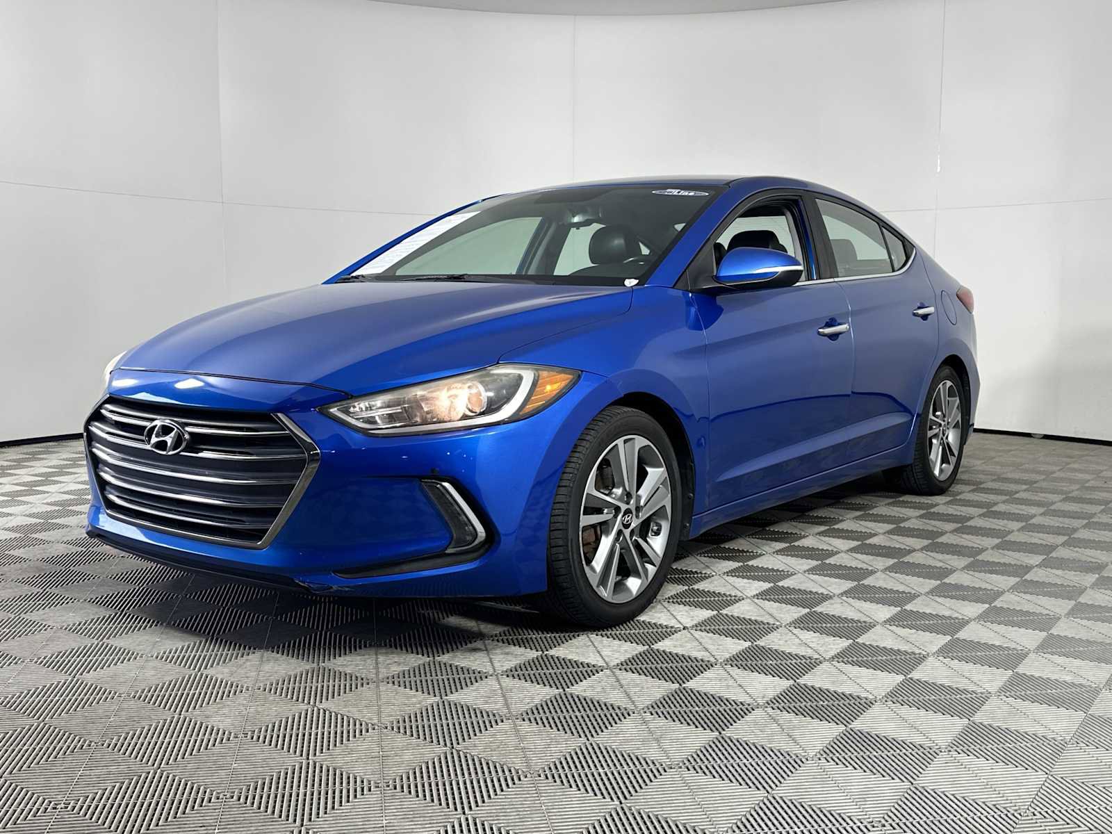 Used 2017 Hyundai Elantra Limited image 4