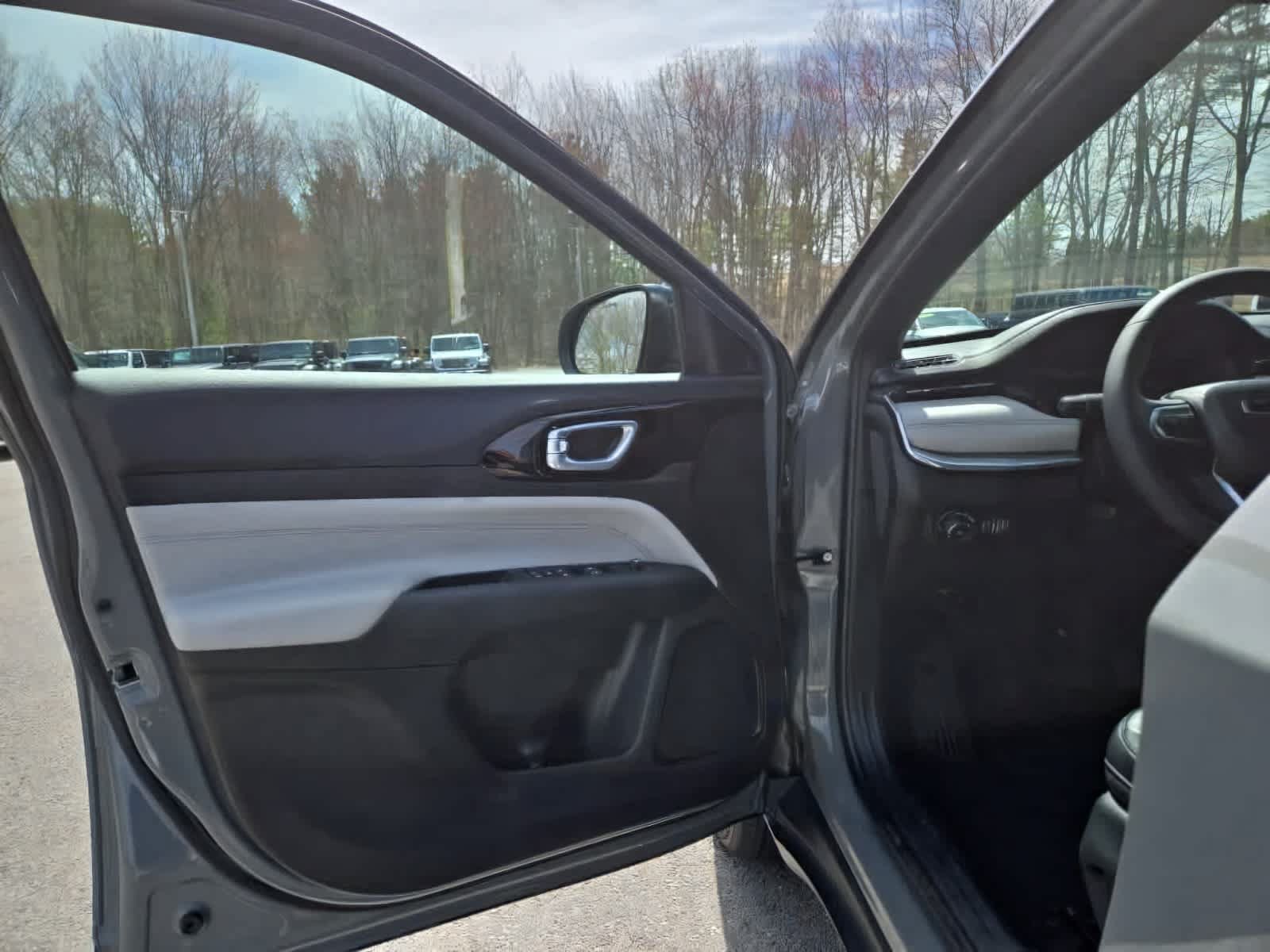 Used 2024 Jeep Compass Limited AWD/4WD image 26
