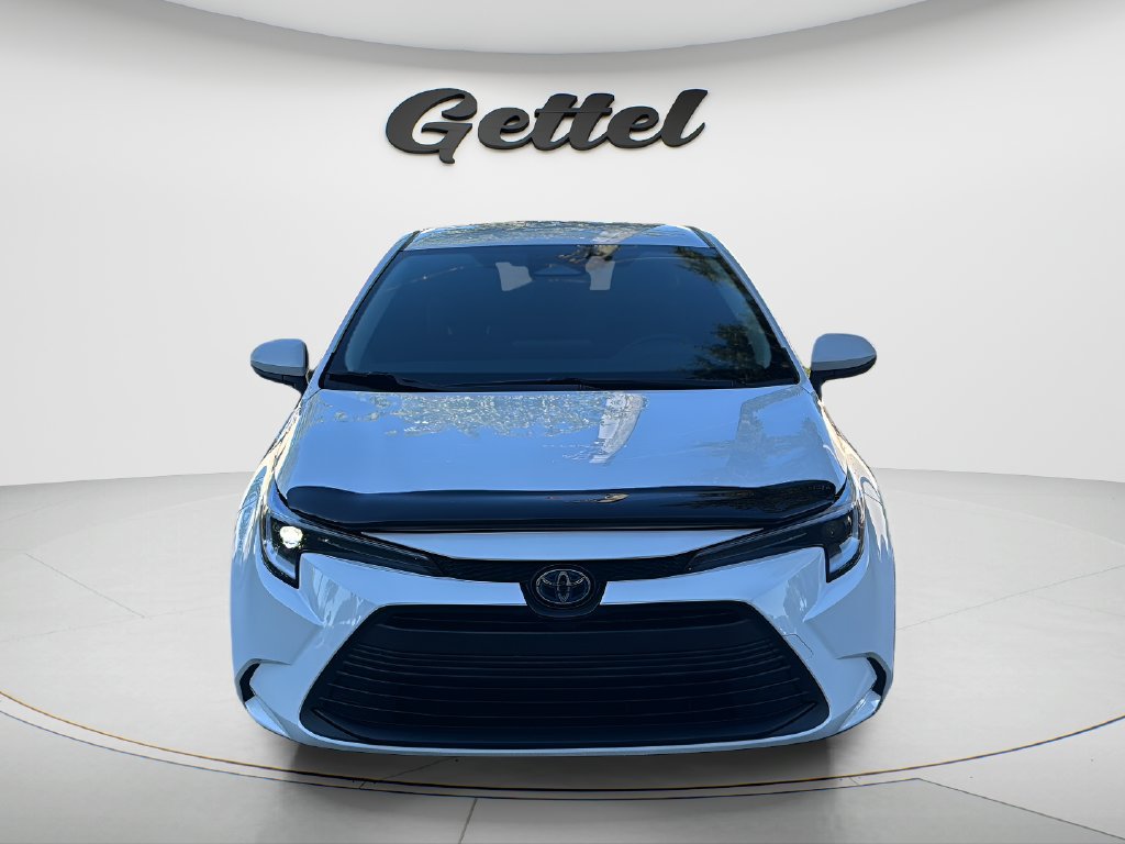 Used 2023 Toyota Corolla LE FWD image 2