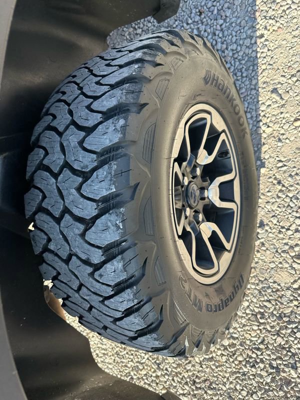 Used 2017 RAM 1500 Rebel w/ Luxury Group image 39