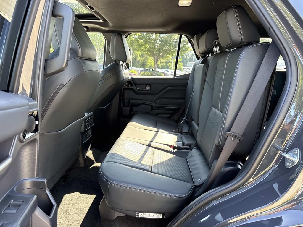 Used 2025 Toyota 4Runner Limited AWD/4WD image 19