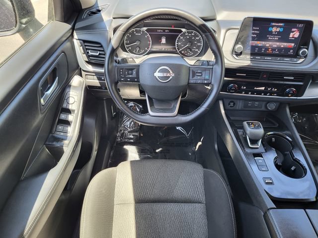 Certified 2025 Nissan Rogue SV FWD image 21