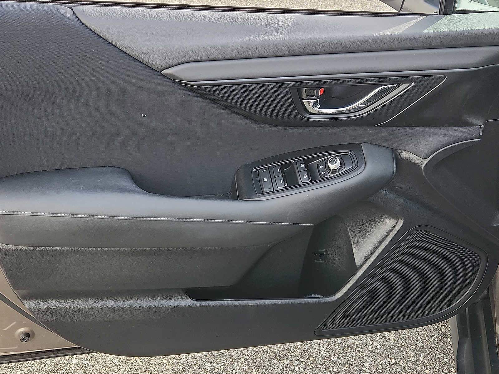 Used 2023 Subaru Outback Premium image 12