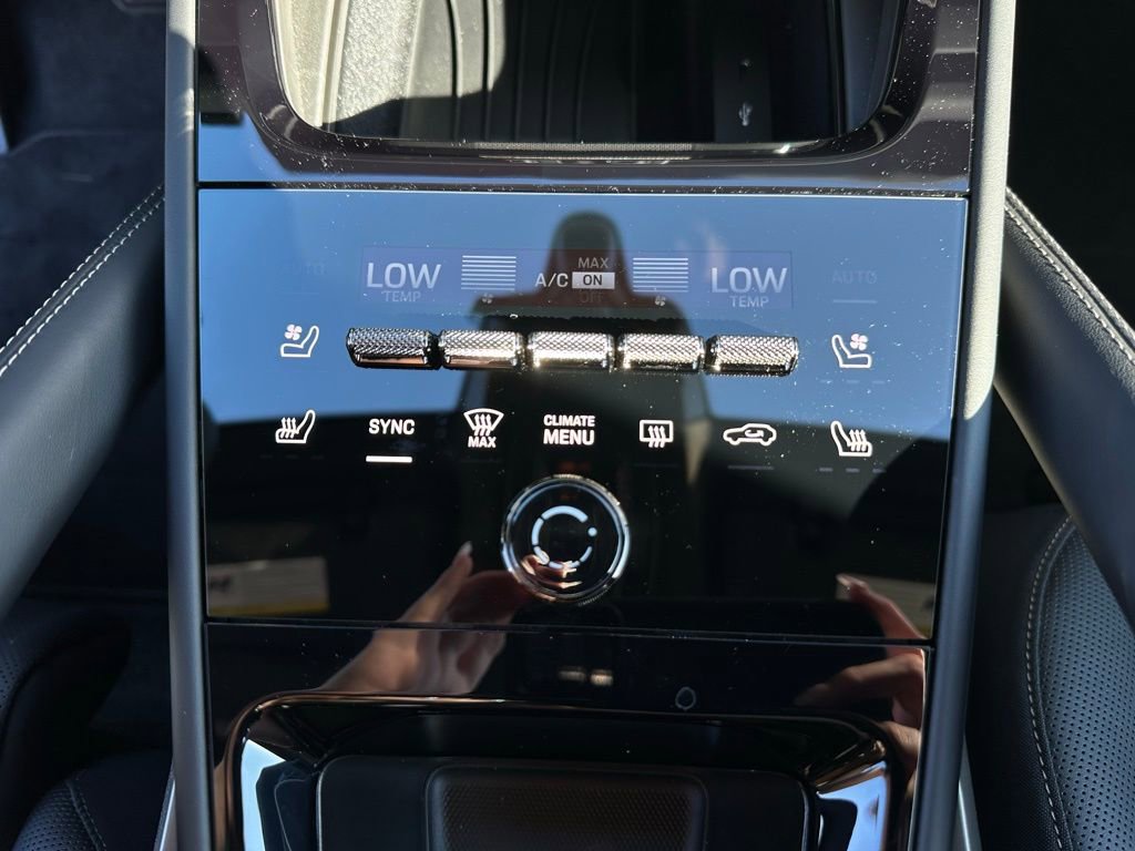 Used 2025 Porsche Cayenne Turbo image 30